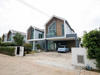 For sale そして for rent 4 Beds house in Lam Luk Ka, Pathum Thani