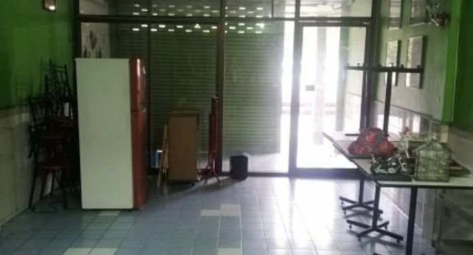 For rent 3 Beds retail Space in Chatuchak, Bangkok