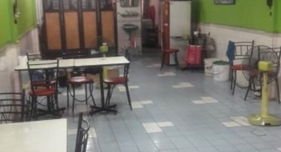 For rent 3 bed retail Space in Chatuchak, Bangkok