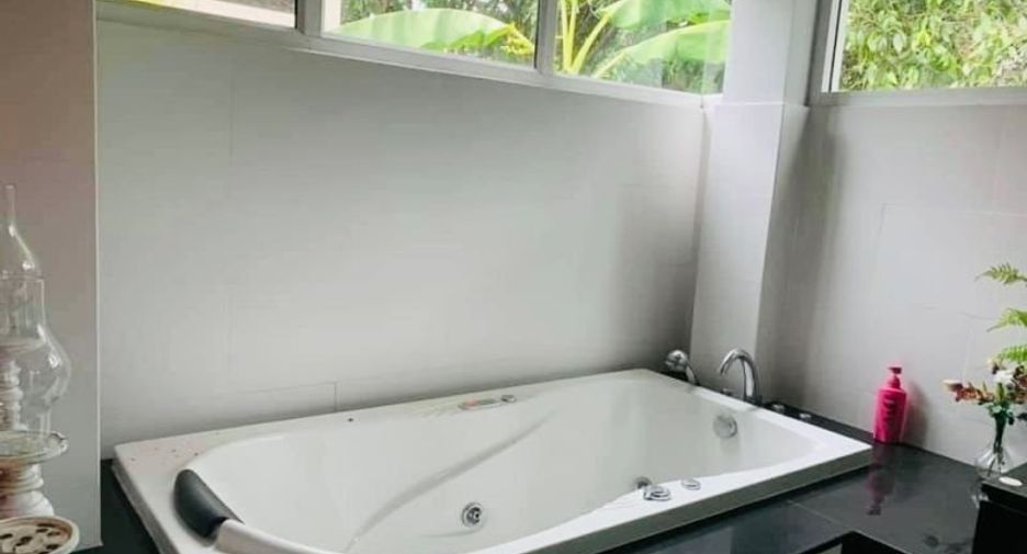 For rent 4 bedrooms villa in Hang Dong, Chiang Mai