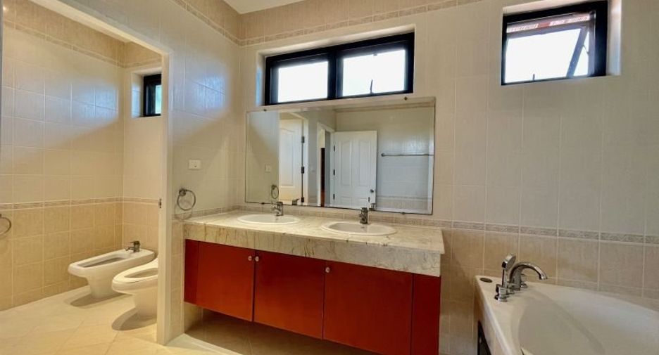 For rent 3 bedrooms house in Bang Lamung, Chonburi