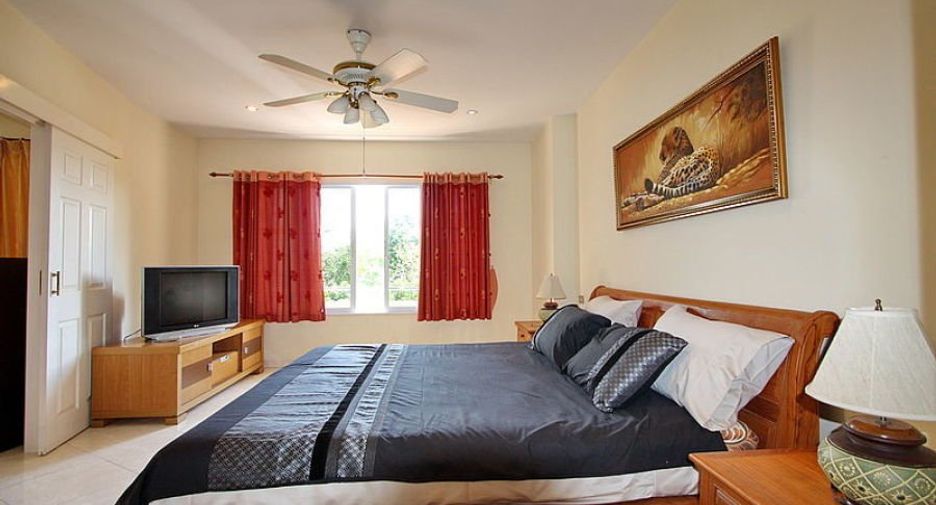 For rent 2 bedrooms condo in Bang Lamung, Chonburi
