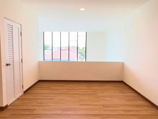 For rent office in Lat Phrao, Bangkok