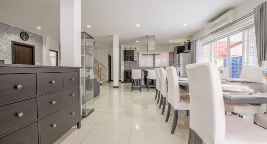 For rent 4 bedrooms house in Bang Lamung, Chonburi