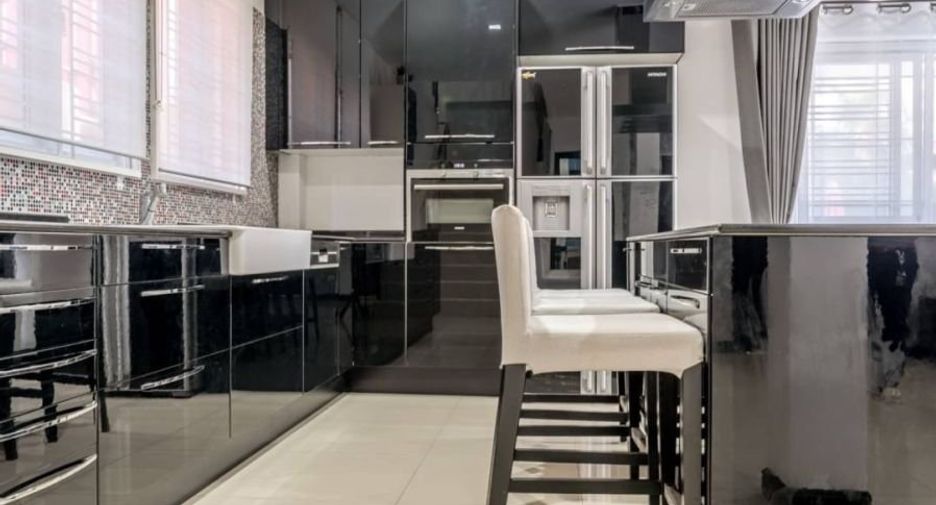 For rent 4 bedrooms house in Bang Lamung, Chonburi