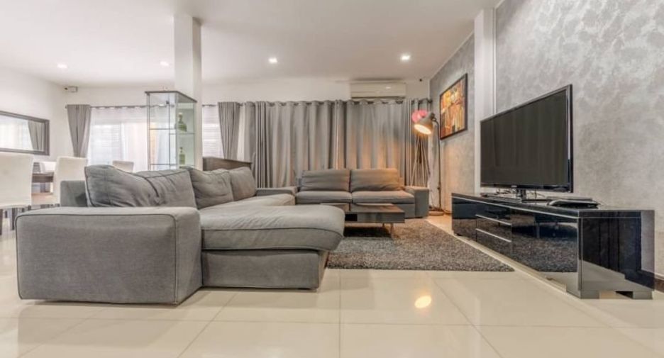 For rent 4 bedrooms house in Bang Lamung, Chonburi