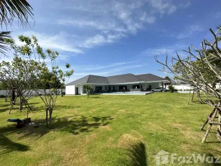 For sale 4 bed villa in Hua Hin, Prachuap Khiri Khan