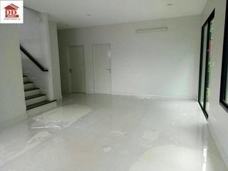 For sale 4 Beds house in Bangkok Noi, Bangkok