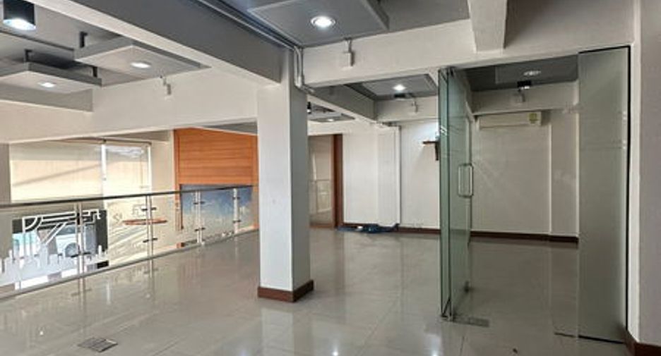 For rent 2 Beds office in Pathum Wan, Bangkok
