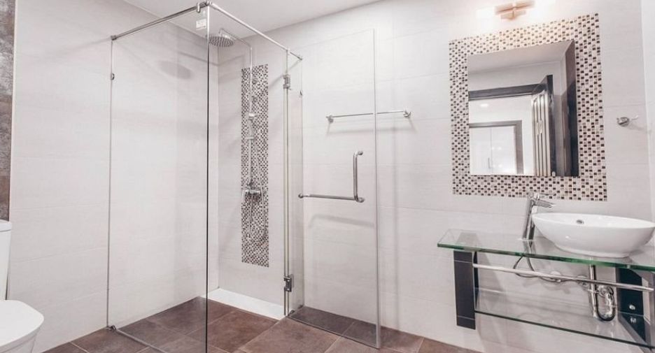 For rent 2 bedrooms serviced apartment in Mueang Phuket, Phuket