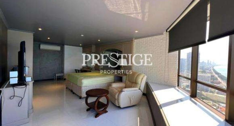 For sale 3 ベッドルーム condo in Bang Lamung, Chonburi