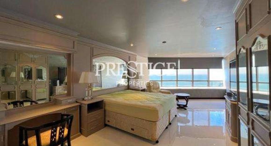 For sale 3 ベッドルーム condo in Bang Lamung, Chonburi