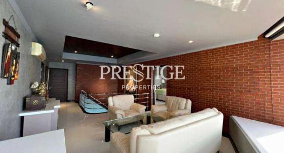 For sale 3 ベッドルーム condo in Bang Lamung, Chonburi