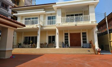 For sale land in Phra Khanong, Bangkok