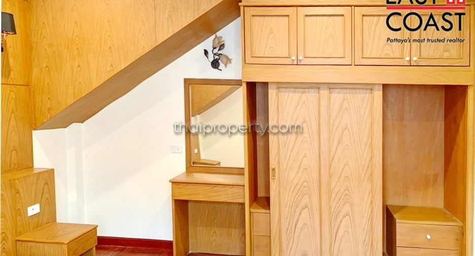 For sale 4 bedrooms house in Bang Lamung, Chonburi