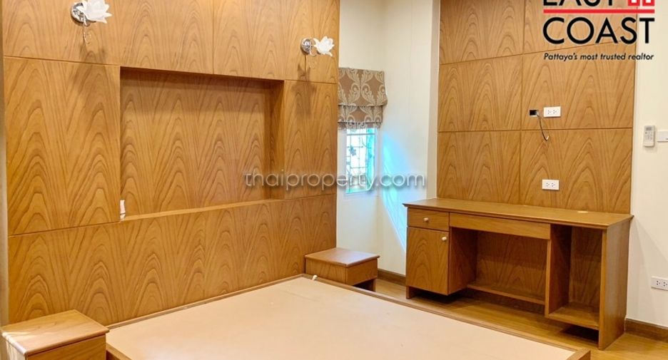 For sale 4 bedrooms house in Bang Lamung, Chonburi