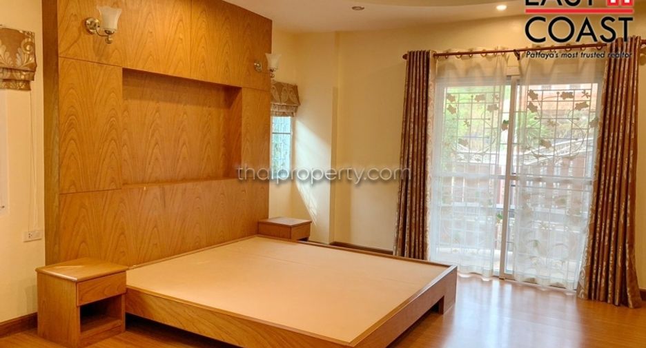 For sale 4 bedrooms house in Bang Lamung, Chonburi
