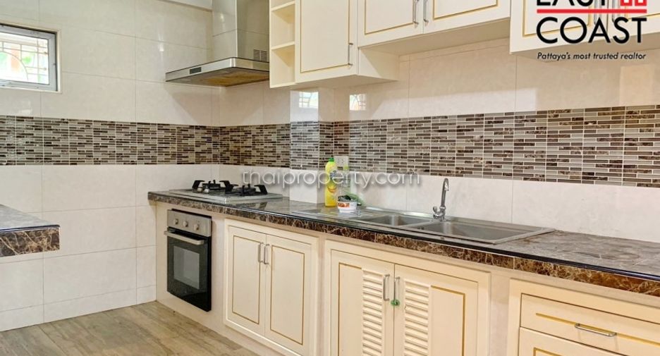 For sale 4 bedrooms house in Bang Lamung, Chonburi