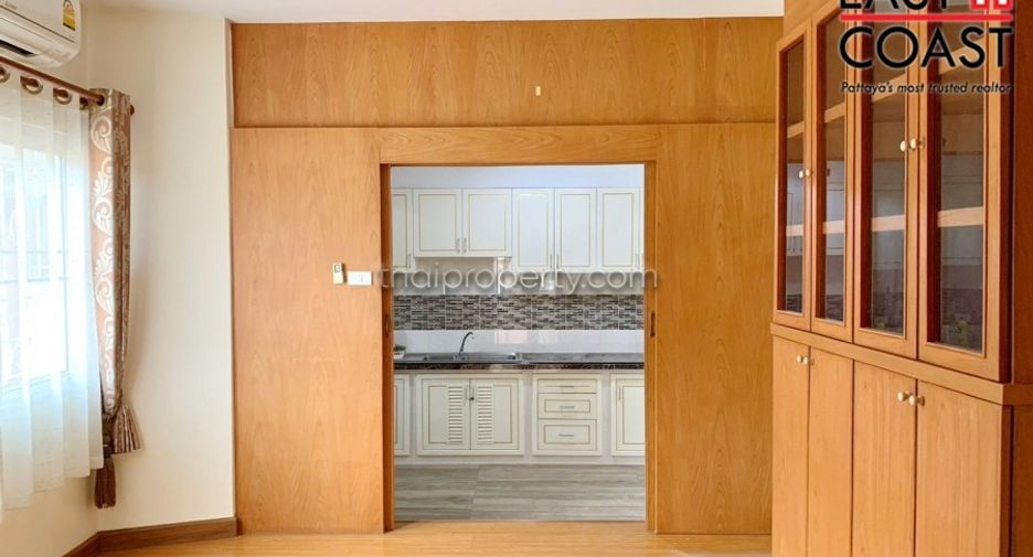 For sale 4 bedrooms house in Bang Lamung, Chonburi