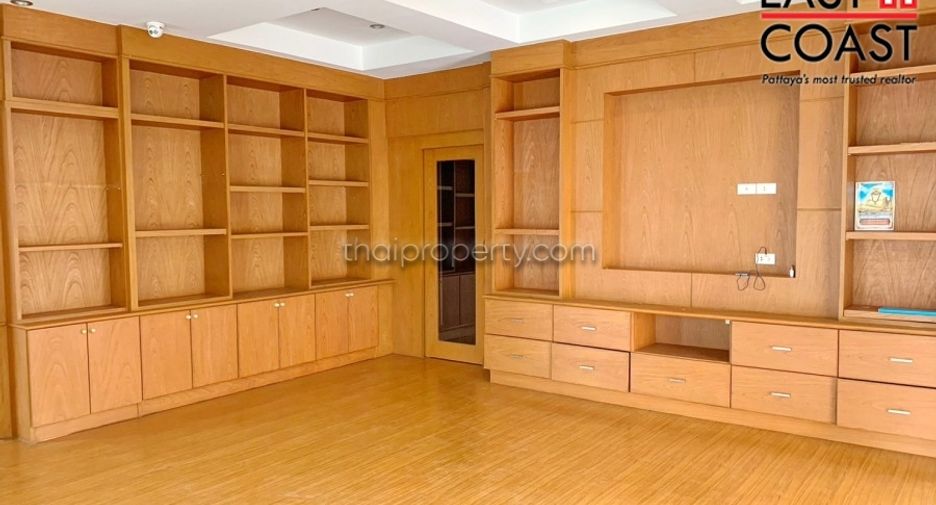 For sale 4 bedrooms house in Bang Lamung, Chonburi