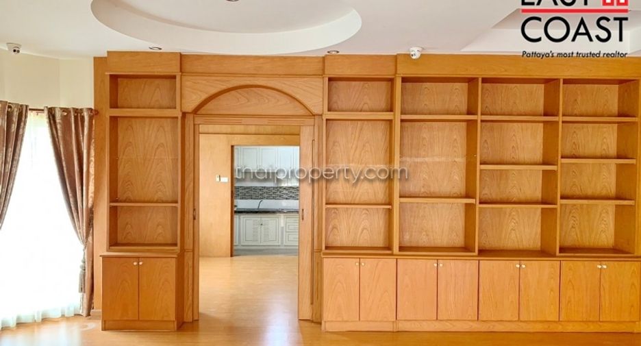 For sale 4 bedrooms house in Bang Lamung, Chonburi