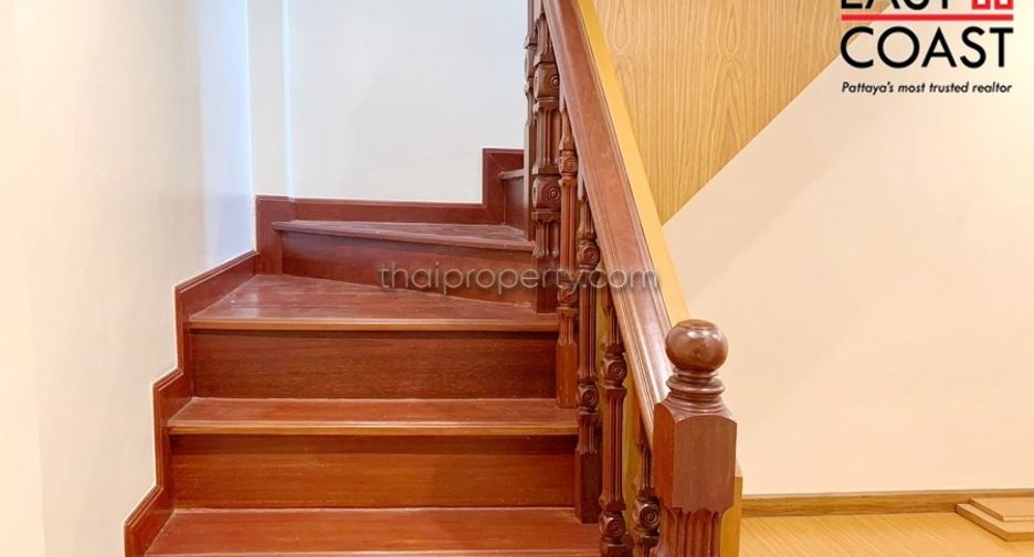 For sale 4 bedrooms house in Bang Lamung, Chonburi
