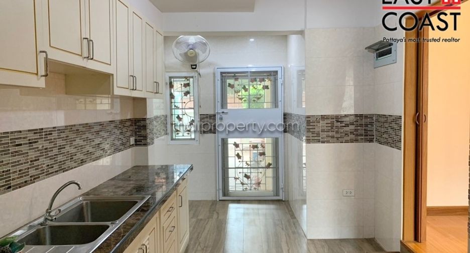 For sale 4 bedrooms house in Bang Lamung, Chonburi