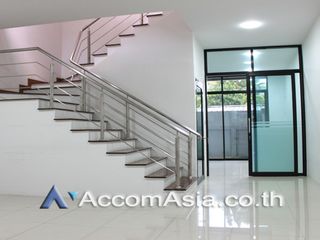 For rent and for sale 4 bed townhouse in Khlong Toei, Bangkok