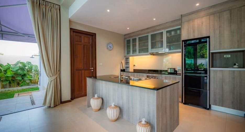 For rent and for sale 4 bedrooms villa in Thalang, Phuket