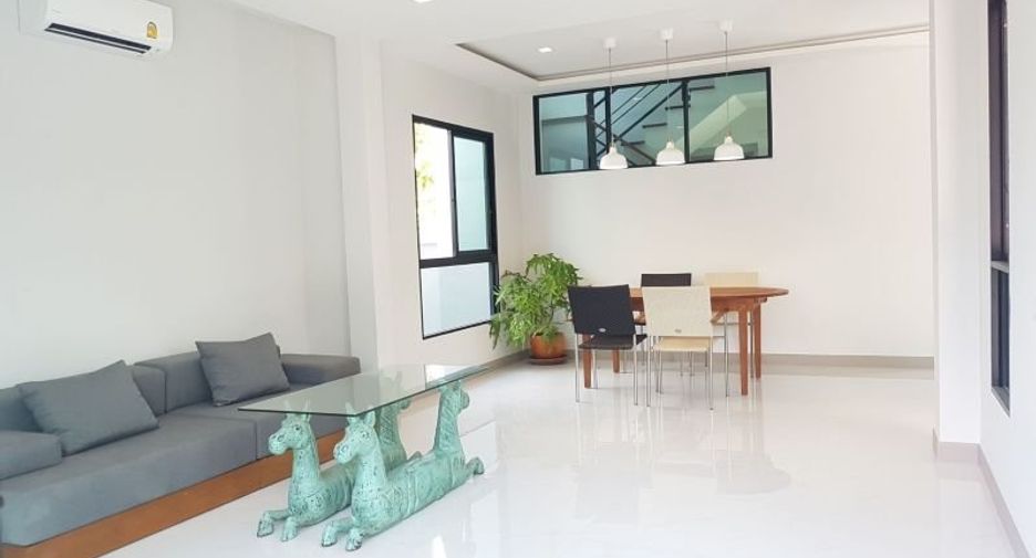 Casa en venta de 4 habitaciones en Thawi Watthana, Bangkok