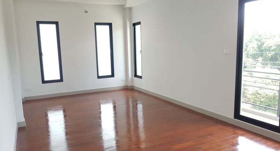 Casa en venta de 4 habitaciones en Thawi Watthana, Bangkok