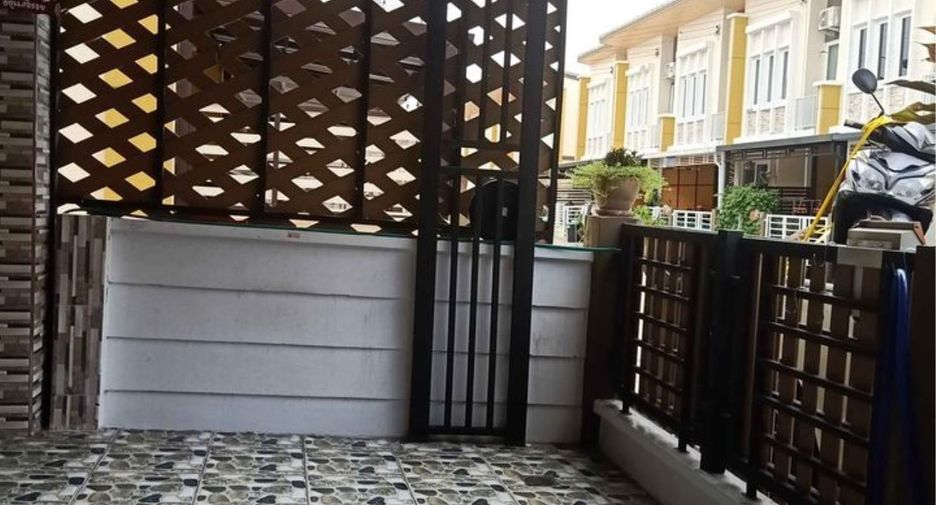 For rent and for sale 1 bed townhouse in Lat Krabang, Bangkok