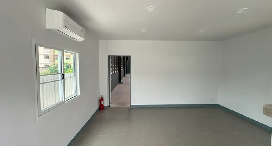 For rent warehouse in Khlong Luang, Pathum Thani