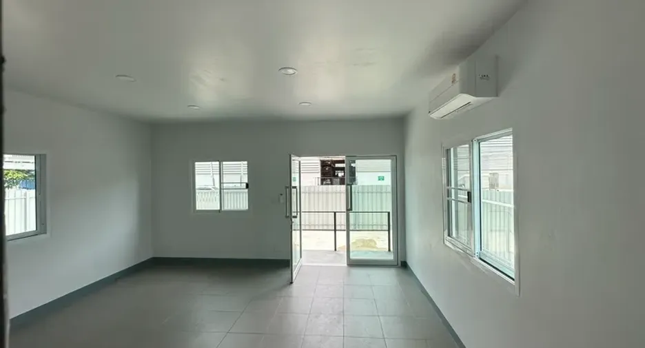 For rent warehouse in Khlong Luang, Pathum Thani