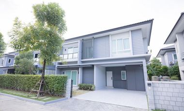 For sale 4 Beds house in Prawet, Bangkok