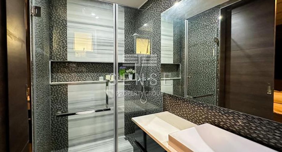Condo en venta y en alquiler de 3 habitaciones en Khlong Toei, Bangkok