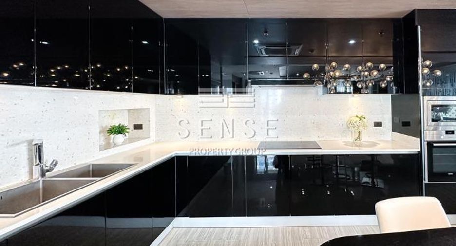 Condo en venta y en alquiler de 3 habitaciones en Khlong Toei, Bangkok