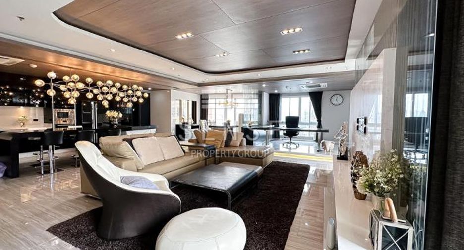 Condo en venta y en alquiler de 3 habitaciones en Khlong Toei, Bangkok