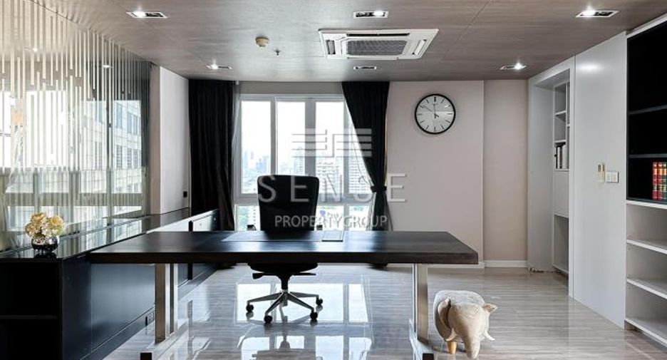 Condo en venta y en alquiler de 3 habitaciones en Khlong Toei, Bangkok