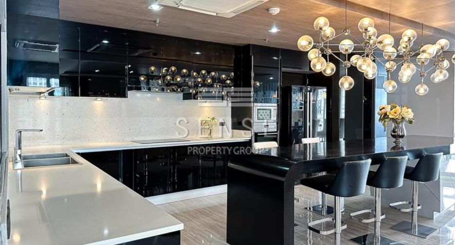 Condo en venta y en alquiler de 3 habitaciones en Khlong Toei, Bangkok