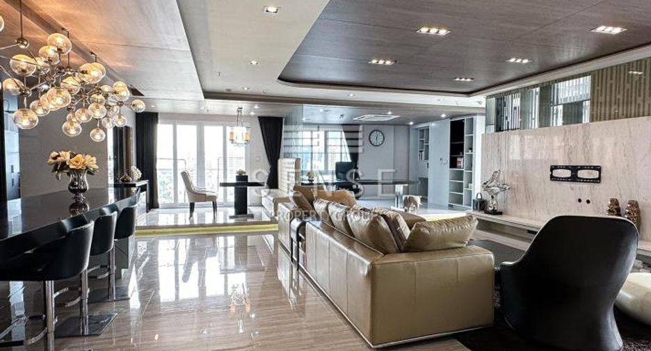 Condo en venta y en alquiler de 3 habitaciones en Khlong Toei, Bangkok
