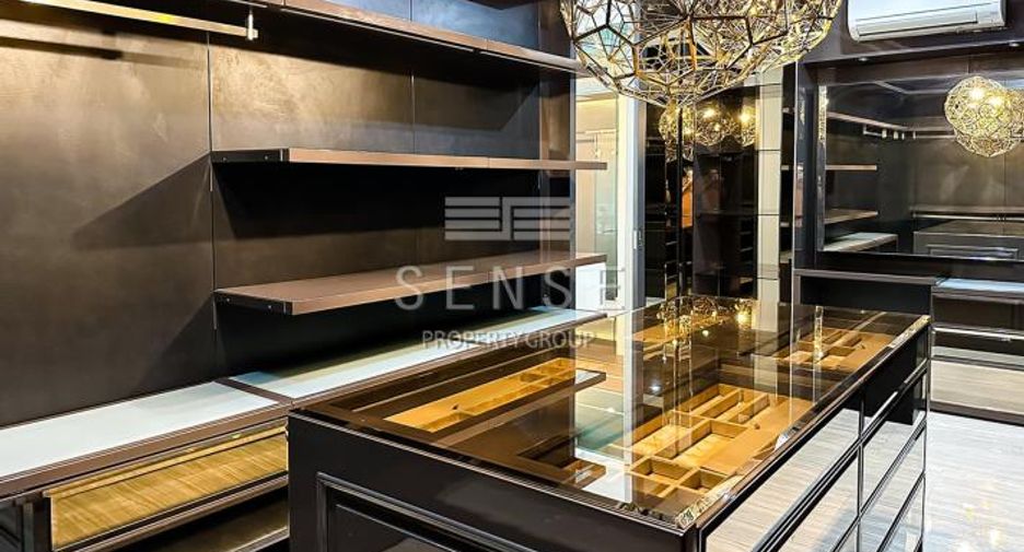Condo en venta y en alquiler de 3 habitaciones en Khlong Toei, Bangkok