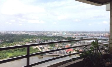 For sale 3 bed condo in Yan Nawa, Bangkok