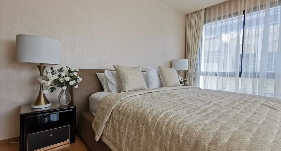 For rent 3 bedrooms condo in Khlong Toei, Bangkok