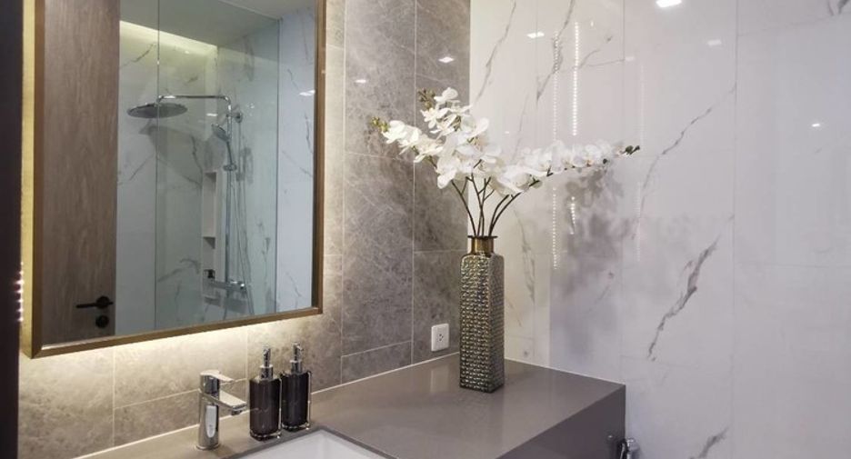 For rent 3 bedrooms condo in Khlong Toei, Bangkok