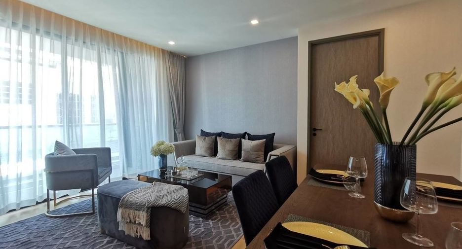 For rent 3 bedrooms condo in Khlong Toei, Bangkok