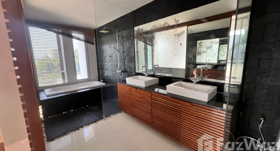 For sale 3 bed condo in Thalang, Phuket