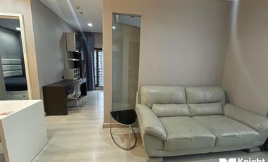 For sale 2 bed condo in Phaya Thai, Bangkok