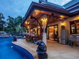 For sale 3 bedrooms villa in Mueang Krabi, Krabi