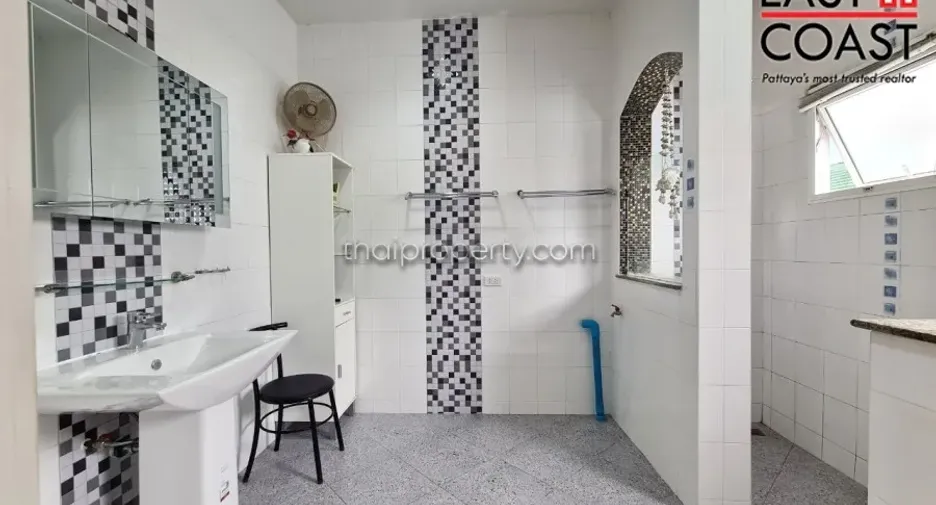 For sale 3 bedrooms house in Bang Lamung, Chonburi